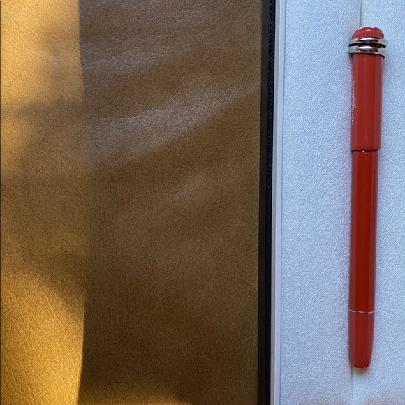 Montblanc Heritage Special Edition Rouge Et Noir Coral Rollerball Pen - Picture 5 of 9